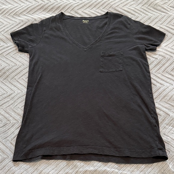 Madewell Tops - Madewell V-Neck Pocket Tee